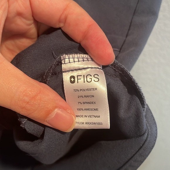 Figs Dark Harbor (Dark Navy Gray) Oversized top. - Picture 4 of 8